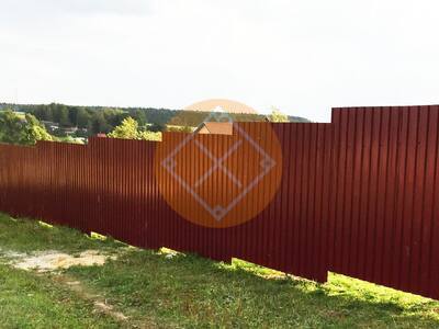 Забор лесенкой для неровного участка, заполнение профнастил